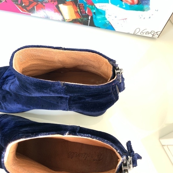 Madewell The Jillian Boot in Velvet - Picture 9 of 10